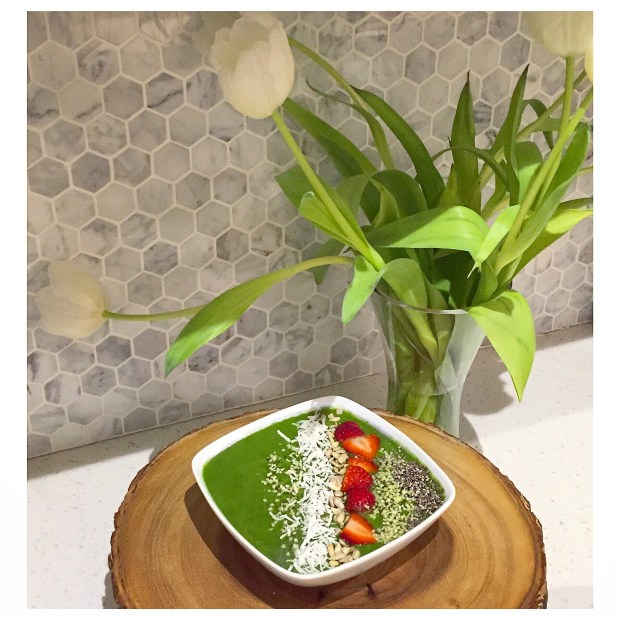 Glowing Green Smoothie Bowl